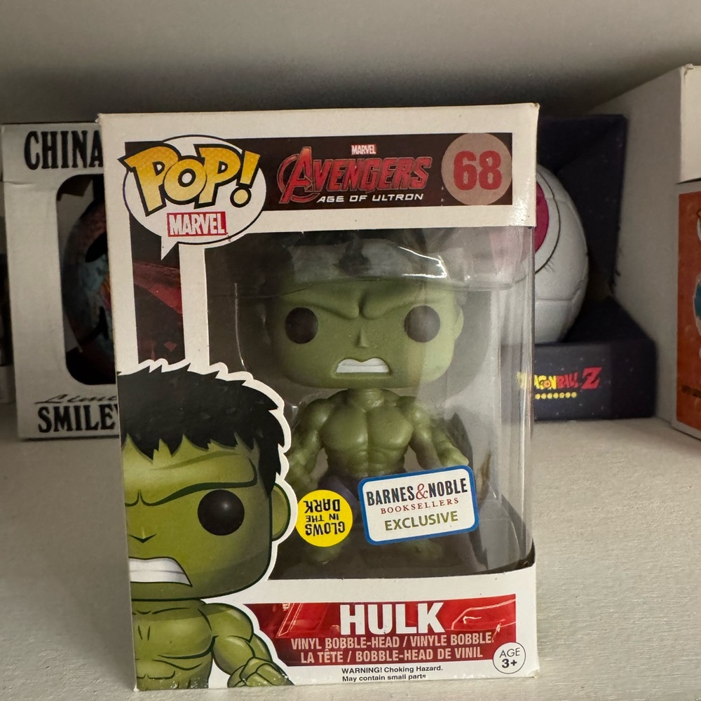 Marvel Avengers Hulk Vinyl glow in the dark Barnes & noble exclusive
